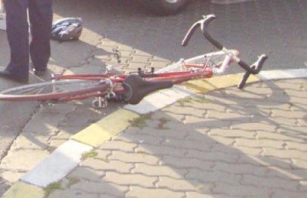 Minori cu dosare penale: au furat o bicicletă şi bunuri dintr-o maşină!